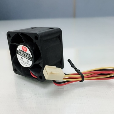 12V velocidad plástica accionada DC negra del ventilador 5000 RPM de la fan 2.4W para la CPU