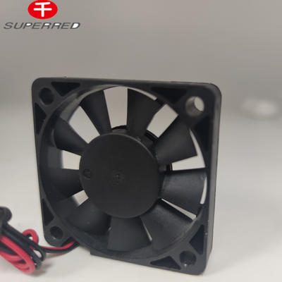 Procesador de corriente continua con eficiencia energética Fan 80x80x25mm Velocidad 2700 - 5300 RPM